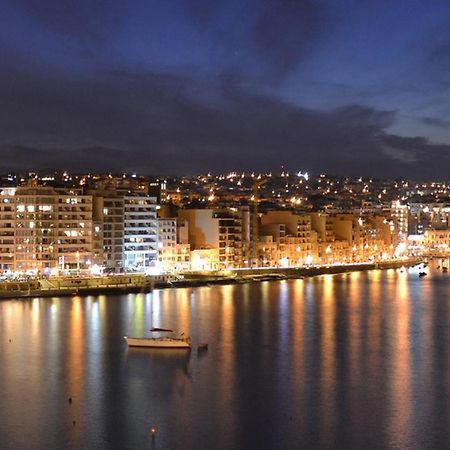 Luxe Apartment With Valletta And Harbour Views Sliema Exterior photo