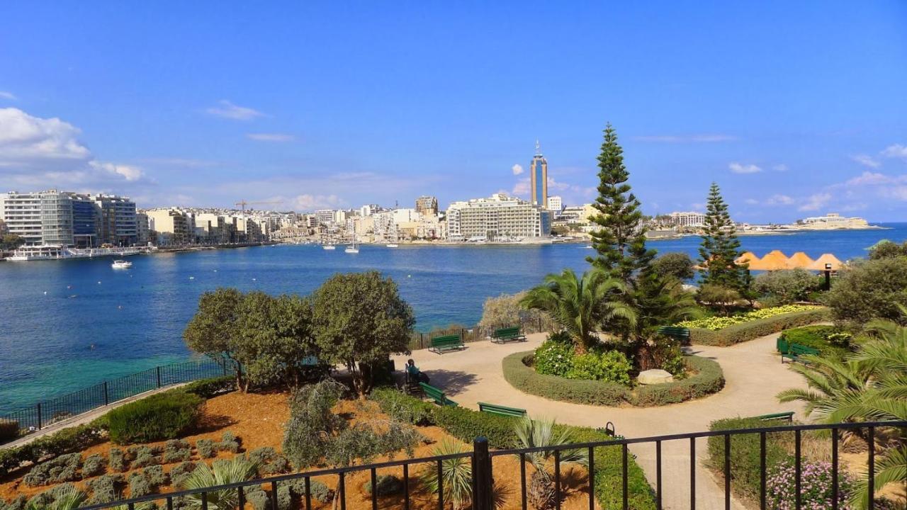 Luxe Apartment With Valletta And Harbour Views Sliema Exterior photo