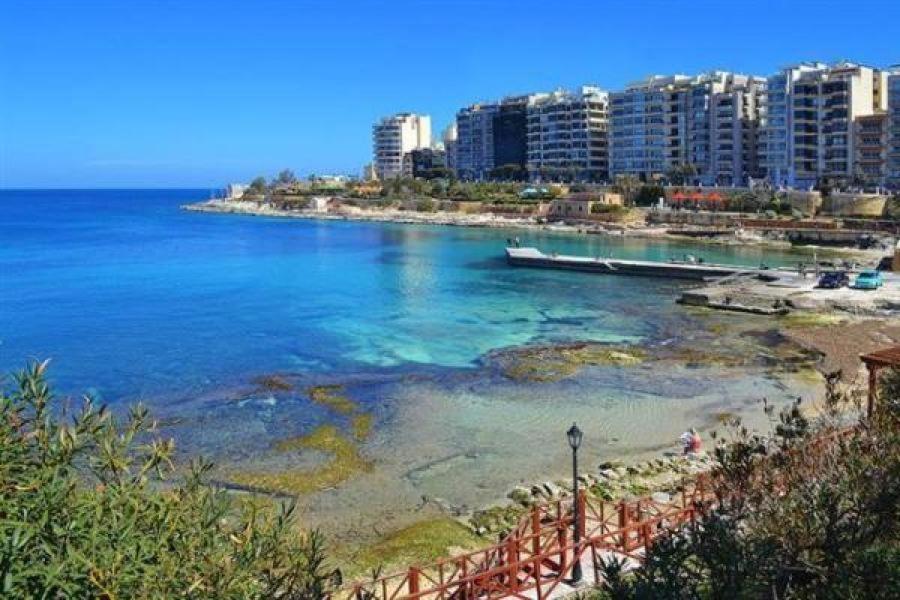 Luxe Apartment With Valletta And Harbour Views Sliema Exterior photo